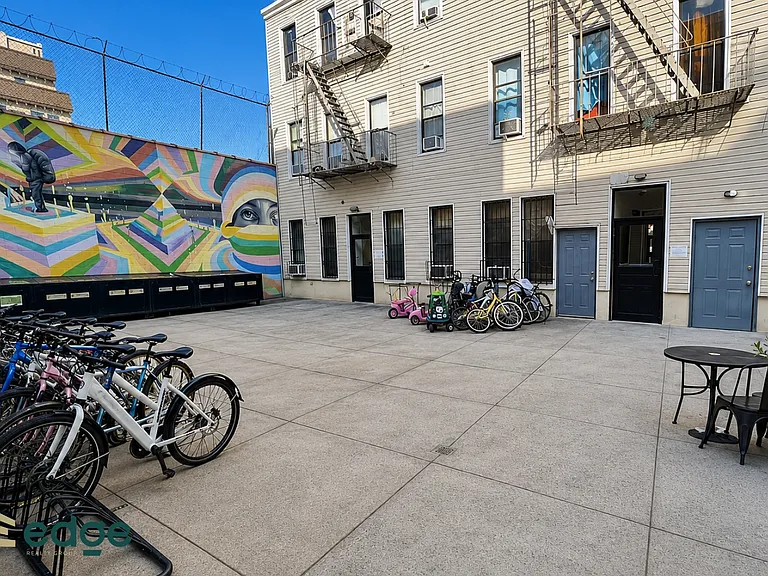 166 Harman St #2L — Photo 7