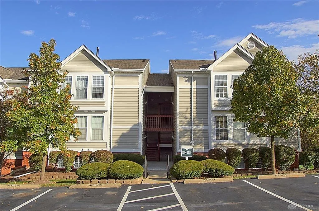 1508 Commons Dr photo 1