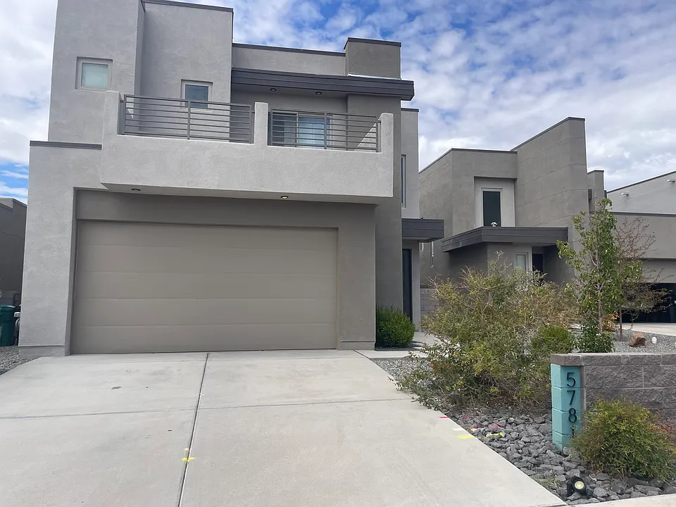 5781 Cosmo Ct NE