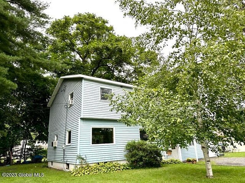 4th image of 302 Lark Street