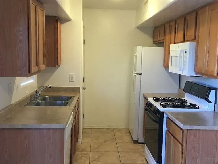 Rincalina on Speedway Townhomes — Photo 6