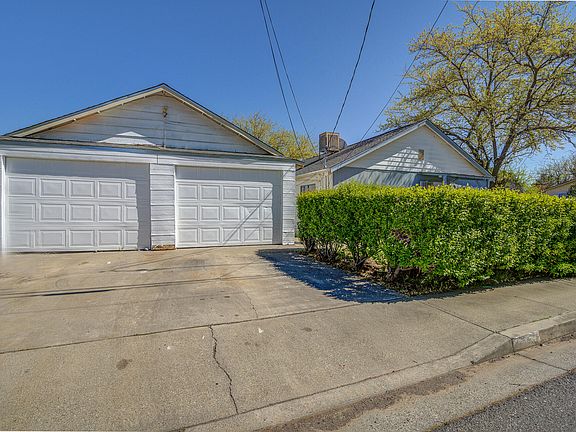 3rd image of 1355 Burgess St