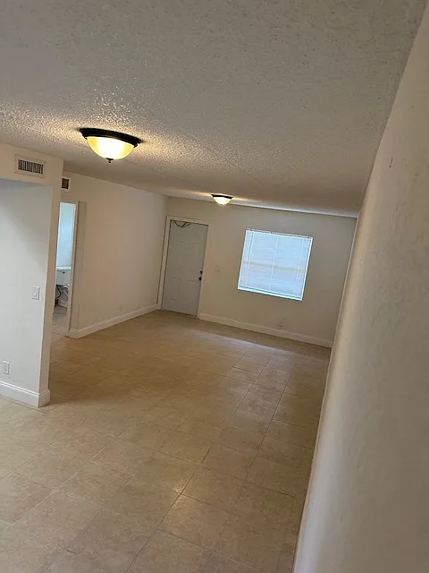 2 bed, 1.0 bath, 1100 sqft, $1,795 — Photo 2