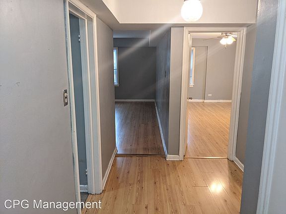 4th image of 7220 N Claremont Ave APT 1A
