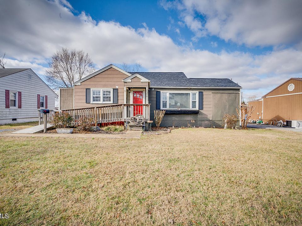 1st image of 1552 Kenmore Dr