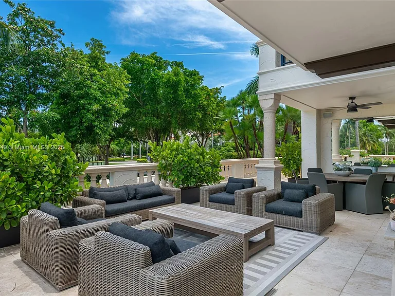 2514 Fisher Island Dr #6104 — Photo 33