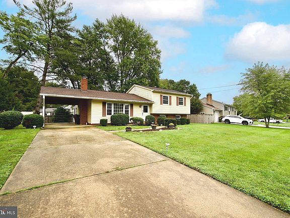 2nd image of 5512 Helmsdale Ln