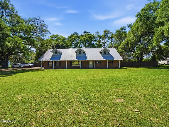 2nd image of 121 W Edith Rd