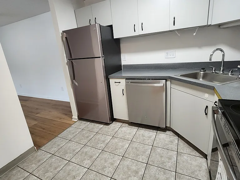 7-8 Irene St #4 — Photo 4