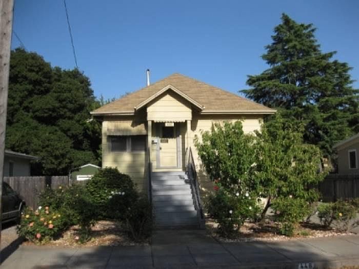 1st image of 446 Seymour St