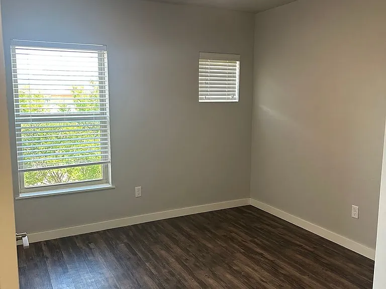 732 SW 14th St #14 — Photo 19