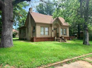 42 25th St NW, Paris, TX 75460