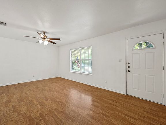 3rd image of 214 Wildflower Dr