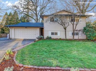 19341 Whitney Ln, Oregon City, OR 97045