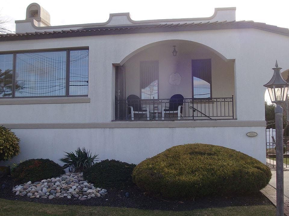 1st image of 391 W Poplar Ave
