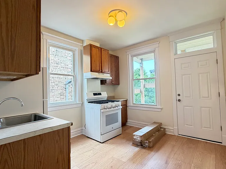 4511 N Greenview Ave #2 — Photo 22