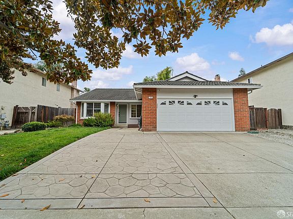 3rd image of 1160 Bennett Ct