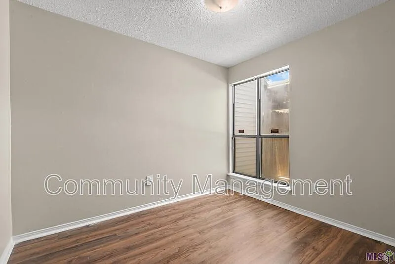 2 bed, 1.5 bath, 1260 sqft, $1,395 — Photo 4