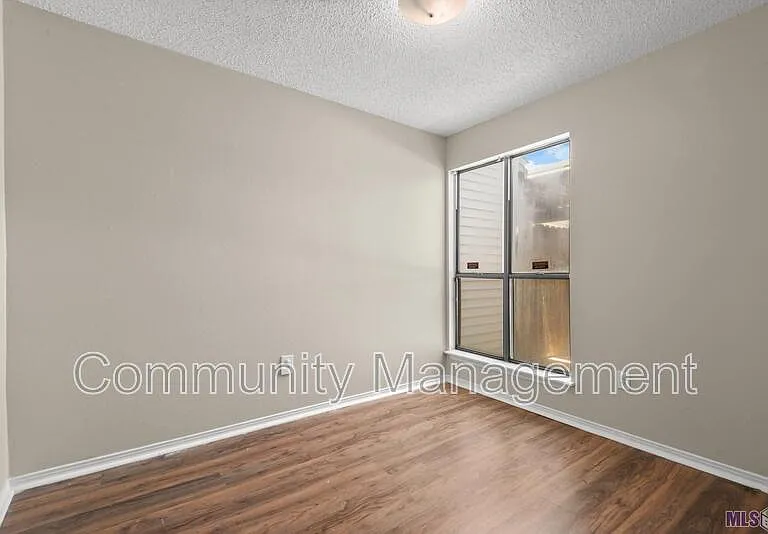4365 Jefferson Woods Dr — Photo 4