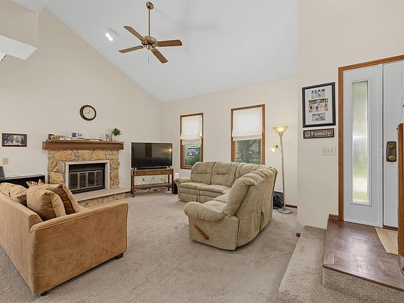 4th image of 4226 Crofton Ct