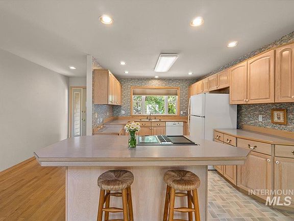 5th image of 415 McGinnis St