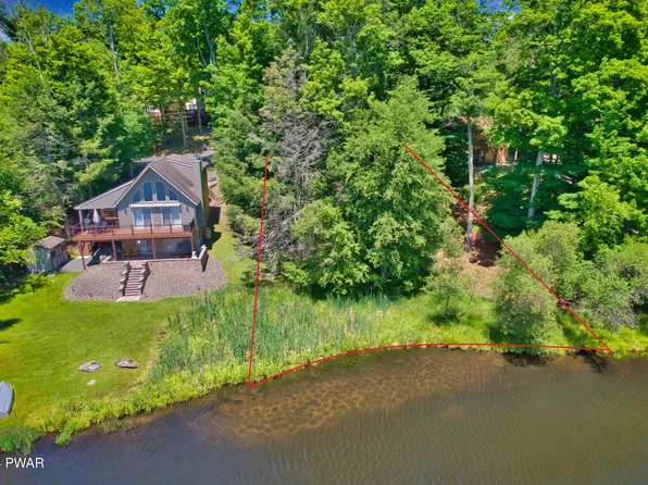 44 Beaver Lake Dr, Lake Ariel, PA 18436