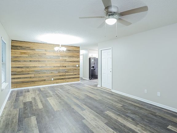 3rd image of 1261 Homard Pl