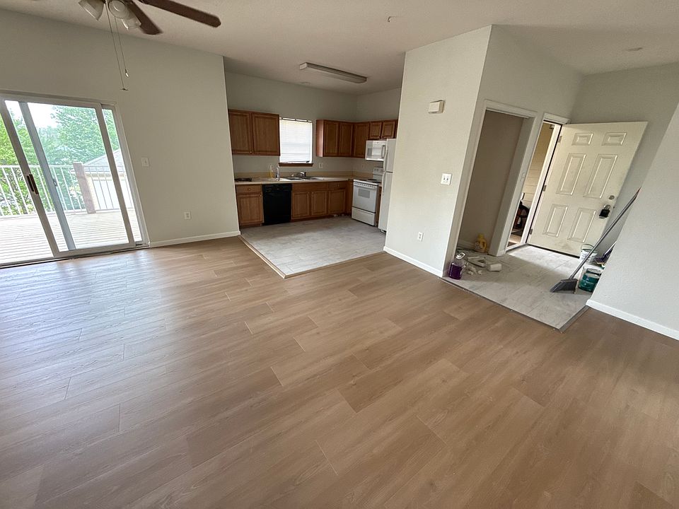 1st image of 425 Thornton St APT B
