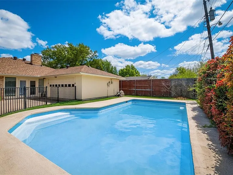 2705 Twinpost Ct — Photo 3