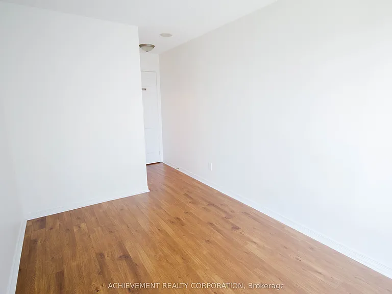 185 Oneida Cres #1115 — Photo 16