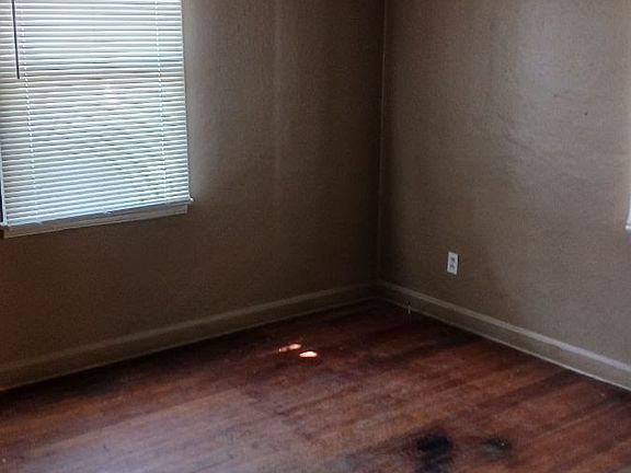 4th image of 7040 Glenboro Dr