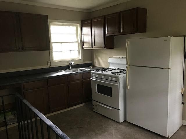2nd image of 139 Stevenson Ave