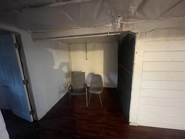 1166 Market St NE — Photo 17
