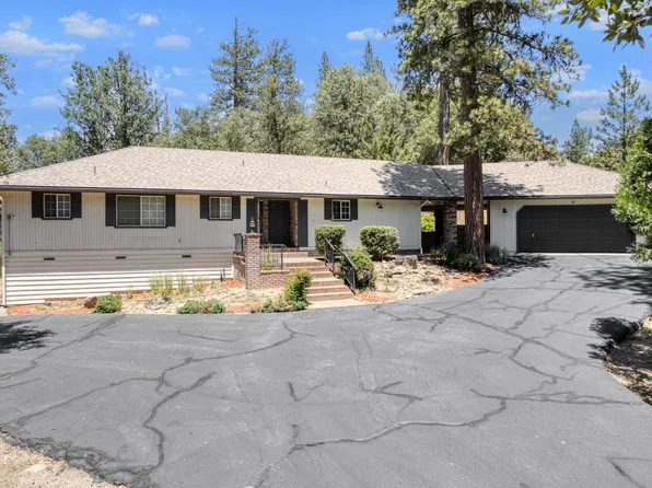 37902 China Creek Rd, Oakhurst, CA 93644