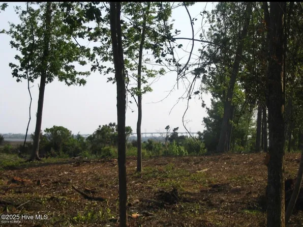 243 Mimosa Drive, Sneads Ferry, NC 28460