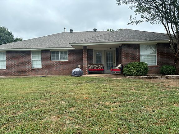 4th image of 1408 Woodcreek Dr