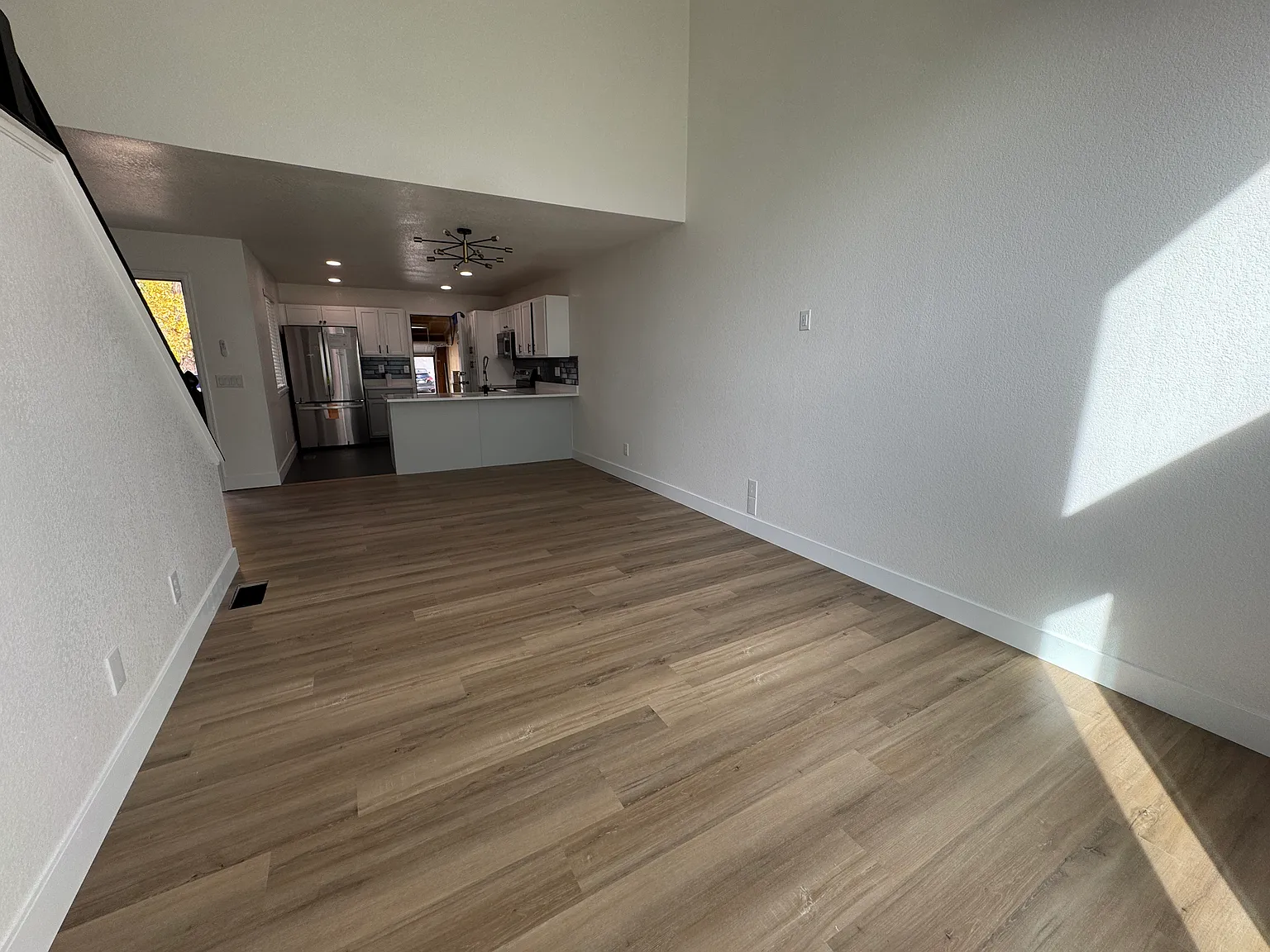 4 bed, 2159 sqft, $2,875 — Photo 2