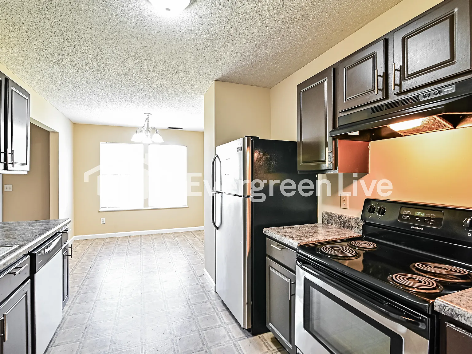 3 bed, 3.0 bath, 1466 sqft, $1,695 — Photo 4