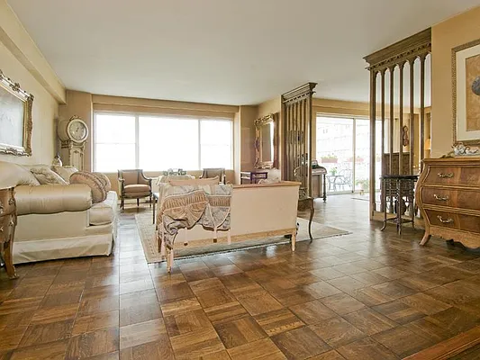 Sold by Sotheby's International Realty | media 15