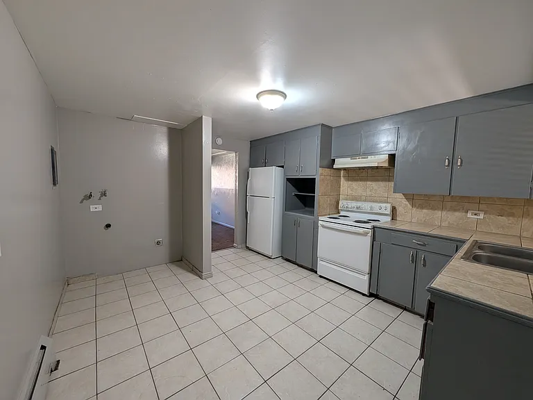 1741 Clinton St #3 — Photo 4