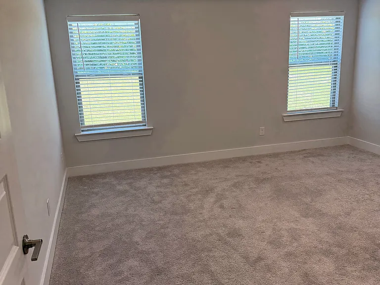 132 Clift Dr — Photo 42