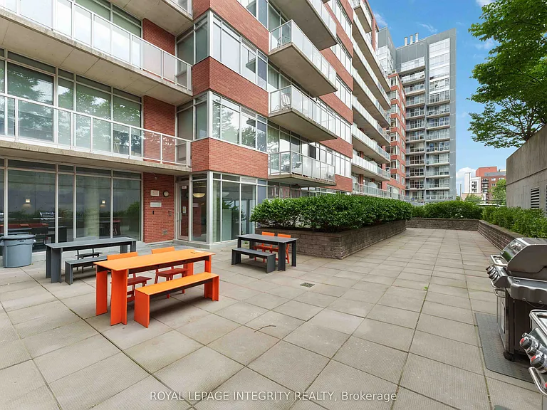 180 York St #909 — Photo 30