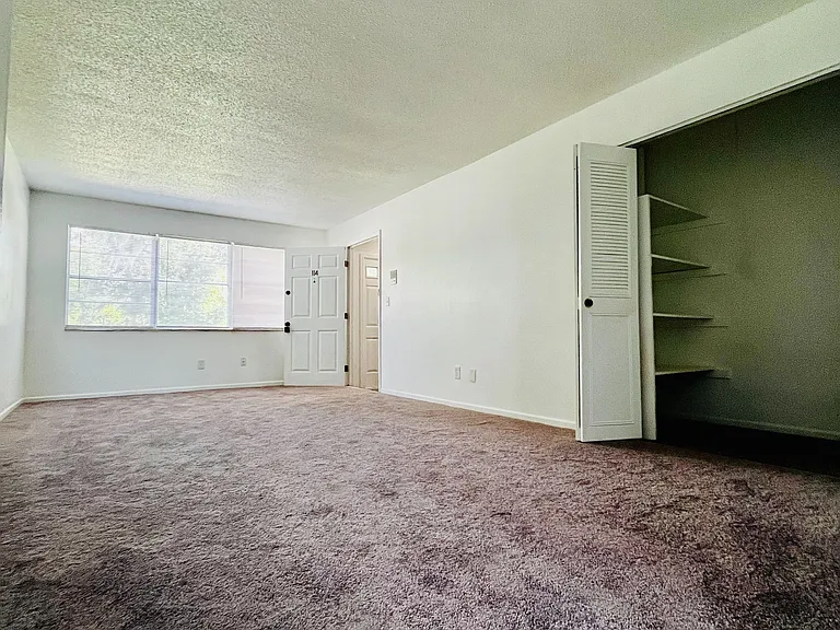 450 Tomoka Ave #209 — Photo 2