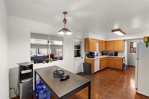 817 W Romo Jones St — Photo 4
