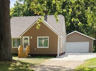 2855 Mann Rd, Waterford, MI 48329