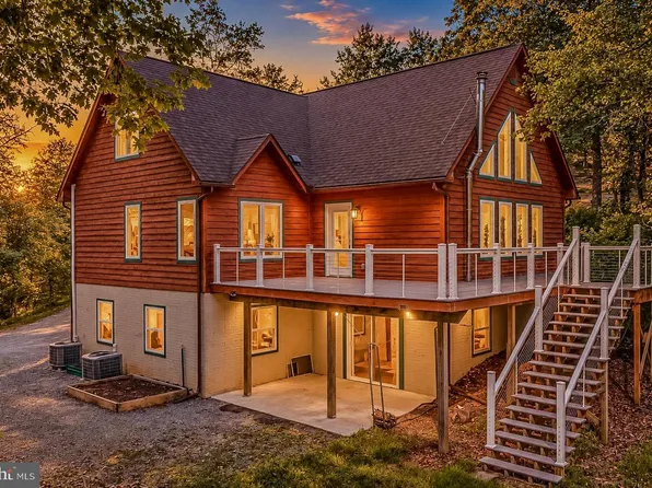 175 Chase Woods Ln, Great Cacapon, WV 25422