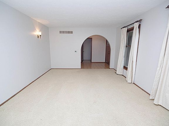 5th image of 4915 Whippoorwill Dr