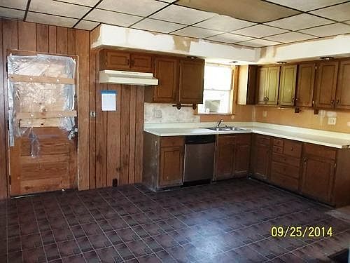 2nd image of 5634 Prosser Ave