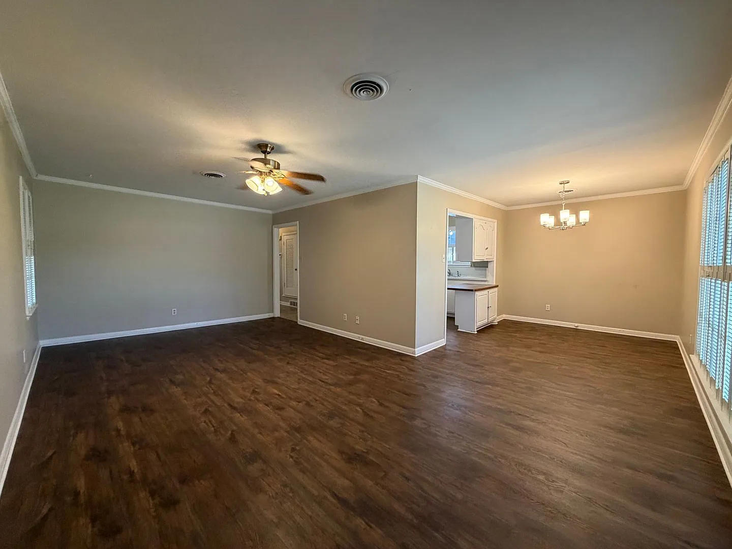 Available Now 2 Bedroom 2 Bath Duplex In Tcu Area — Photo 4