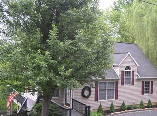 110 Pathfinder Dr, Lexington, VA 24450